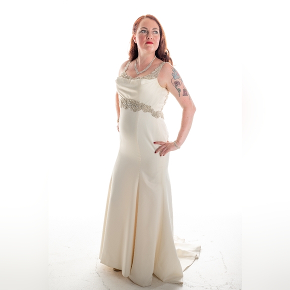 Galina Signature Ivory Wedding Dress size 4 - Picture 1 of 7